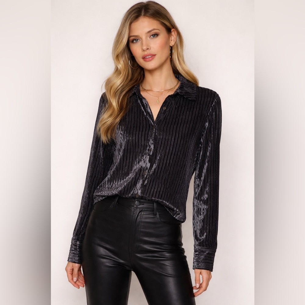 NWT House of Harlow 1960 Black and Silver Textured Blouse